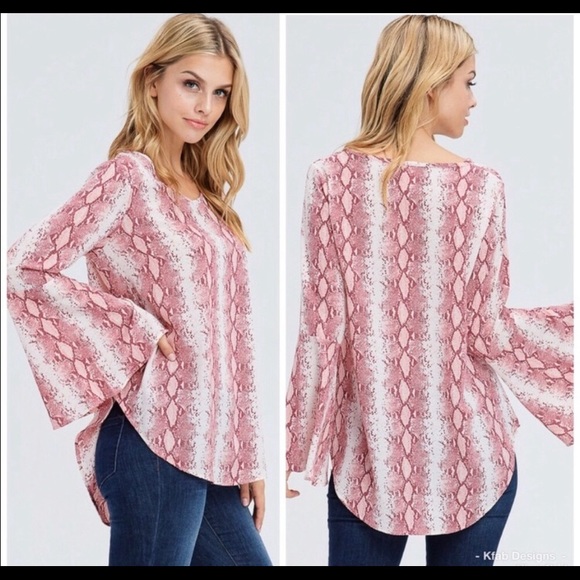 ♥️2 left♥️ Snakeskin bell sleeve top - Picture 2 of 3